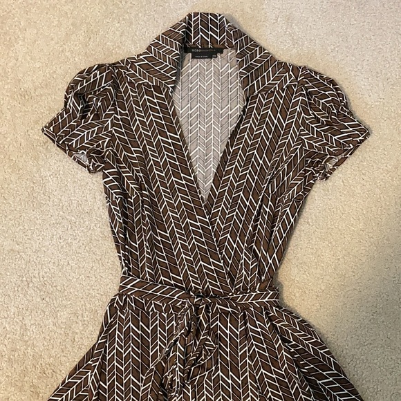 BCBG MAXAZRIA Wrap Dress Size XXS - Picture 2 of 11